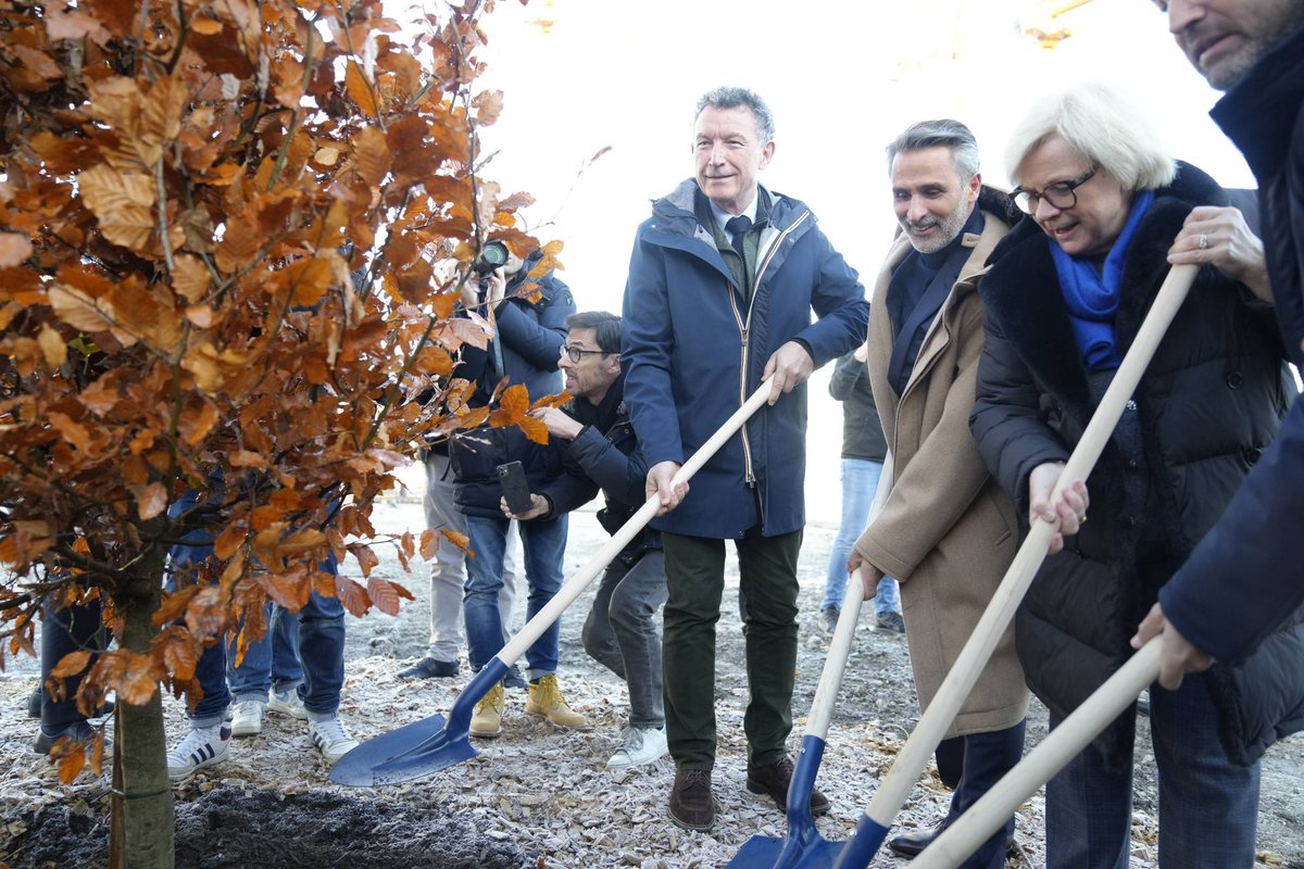 Franck LEROY (@franck_leroy_) on Twitter photo Transformer une friche industrielle en un campus d’excellence ?
C’est notre pari pour le futur campus de <a href="/NEOMAbs/">NEOMA Business School</a> à #Reims : un espace où pas moins de 4700 étudiants venus du monde entier et chercheurs bâtiront ensemble des solutions aux enjeux climatiques, économiques et Transformer une friche industrielle en un campus d’excellence ?
C’est notre pari pour le futur campus de <a href="/NEOMAbs/">NEOMA Business School</a> à #Reims : un espace où pas moins de 4700 étudiants venus du monde entier et chercheurs bâtiront ensemble des solutions aux enjeux climatiques, économiques et
