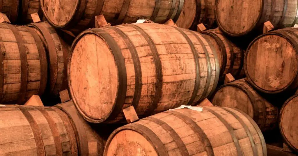 ENCExplorer's tweet image. 🥃 Cheers to family-owned traditions! Walton’s Distillery brings history and flavor together with every bottle. 🍂 #LocalDistillery #CraftedWithCare rfr.bz/t15ef3a