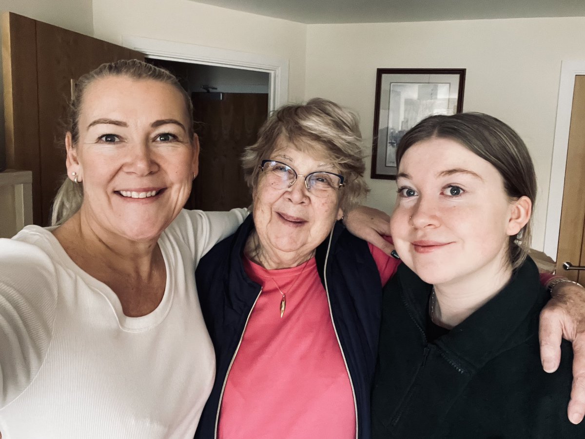 Jennie Ross tweet media