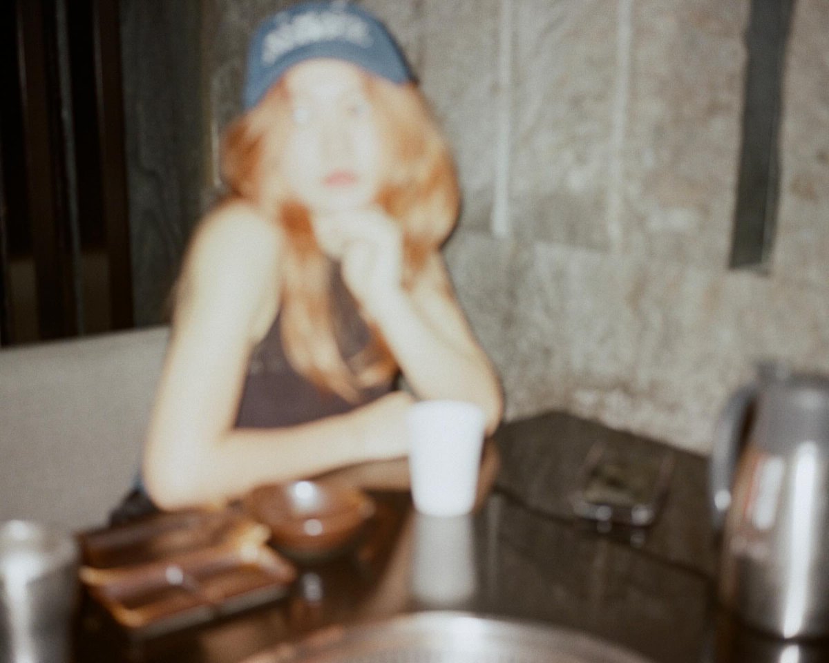 Blurry nights and quiet thoughts. There’s something so raw and authentic about moments like these—when the world slows down and you can just sit still, lost in your own mind.