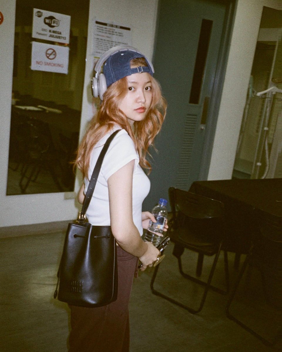 𝖢͟𝖺͟𝗉͟𝗍͟𝗎͟𝗋͟𝖾͟𝖽͟ ͟𝗂͟𝗇͟ ͟𝗍͟𝗋͟𝖺͟𝗇͟𝗌͟𝗂͟𝗍͟: a moment where I’m not quite here but not quite anywhere else. That liminal space filled with music, muted colors, and a sense of quiet resolve.