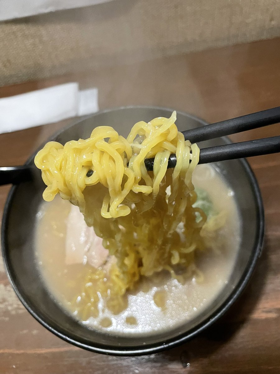 らーめん 三ツ和屋🍜
【味噌らーめん大盛り】

サラッとしたコクのあるスープにちぢれ麺が程よく絡まる☀️

生姜が効いて寒い時期に温まる一杯😎
#ラーメン
#味噌らーめん
#らーめん三ツ和屋