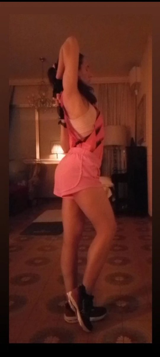 A_Lianse's tweet photo. #AfterRun #Stretching  - Runner rosa 
#Friday #pink #running #photography https://t.co/co1fZmOJLu