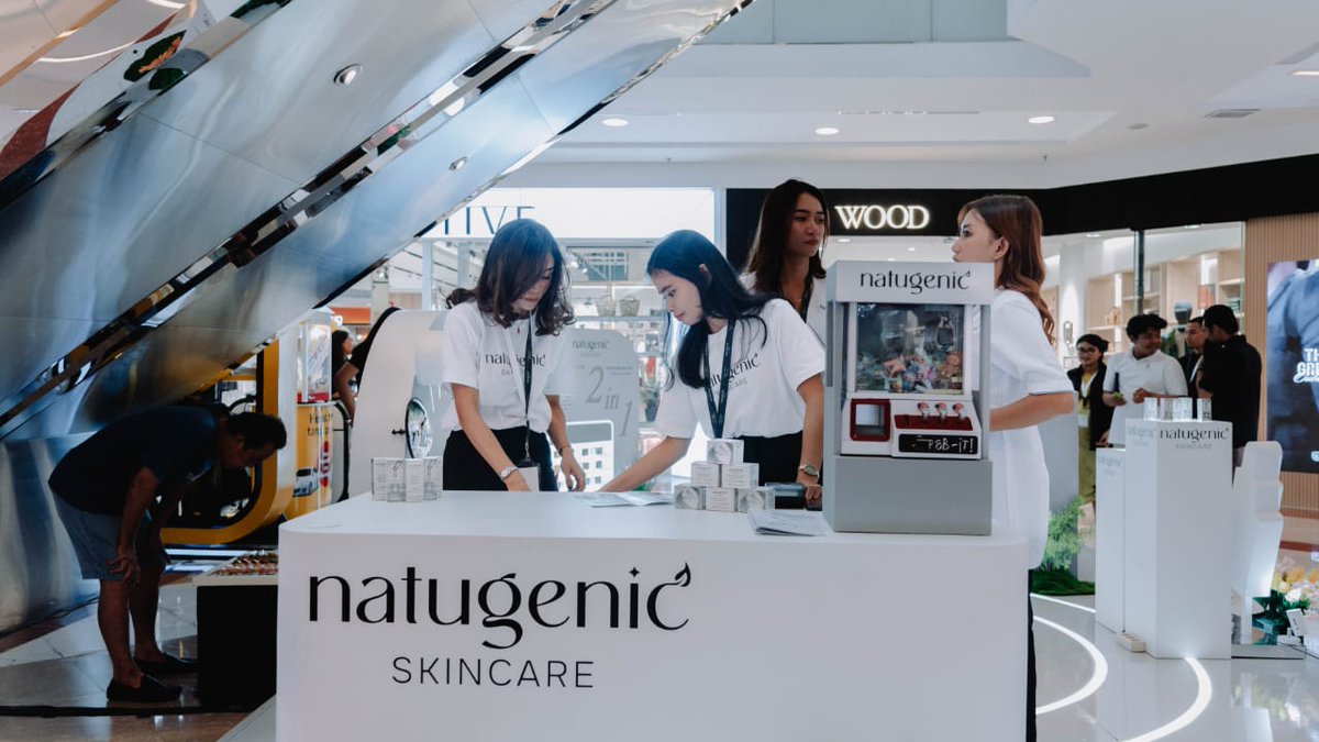 Onyekcuuu's tweet photo. finally, yg lagi viral ini dia nih #SimpleStepSkincare Natugenic, ngga sengaja ketemu Pop Up Booth nya di PIM1 guys 🙌🏻 https://t.co/gGyqUtP4TS
