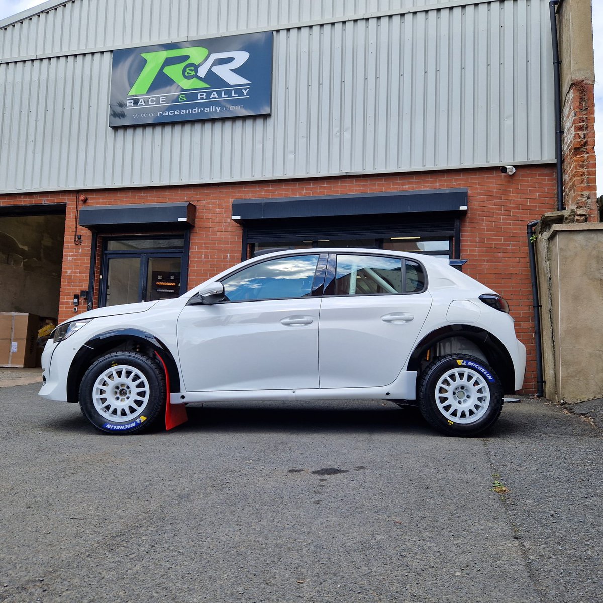 🆕 Peugeot Sport UK/Ireland 208 Rally4 now available 🆕

We have a brand new Peugeot 208 Rally4 in stock, fresh from the factory and available to purchase immediately. 
Please contact us for more information:
info@raceandrally.com / 028 9521 3335

#PeugeotSport #StellantisRally