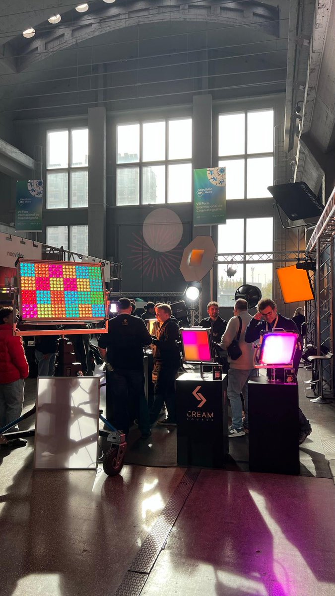 Madrid_FO's tweet photo. 💫Madrid, una luz para contar grandes historias🎬
Un año más #MadridFilmOffice patrocina el #MicrosalonAEC de @cineaec en @LaNaveMadrid. Dos días intensos descubriendo las últimas tecnologías en cinematografía y charlas sobre narrativa e innovación. ¡No os lo perdáis! https://t.co/OVfQOg2lqn