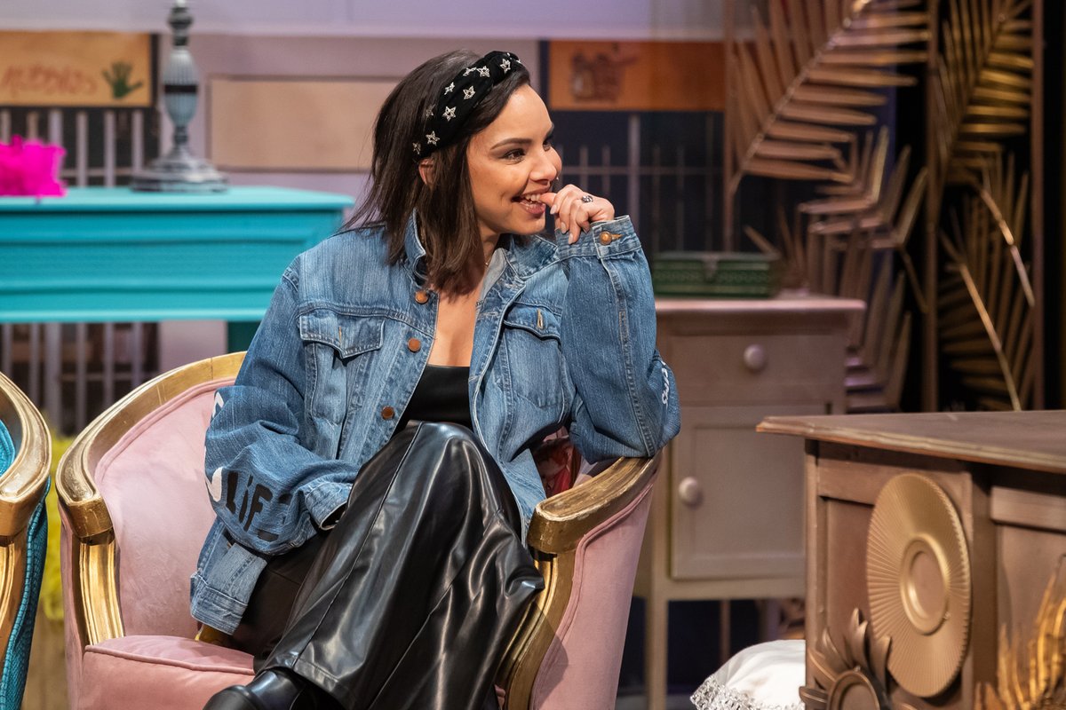 RTVE_Com's tweet photo. .@Chenoa  visita este domingo el segundo programa de 'Al cielo con ella' con Henar Álvarez

El programa ha sido el estreno original más visto en la historia de @rtveplay 

El domingo 1 de diciembre, a las 20:00 horas en RTVE Play

https://t.co/U59qZaTHxR https://t.co/STEfr4Q4n5