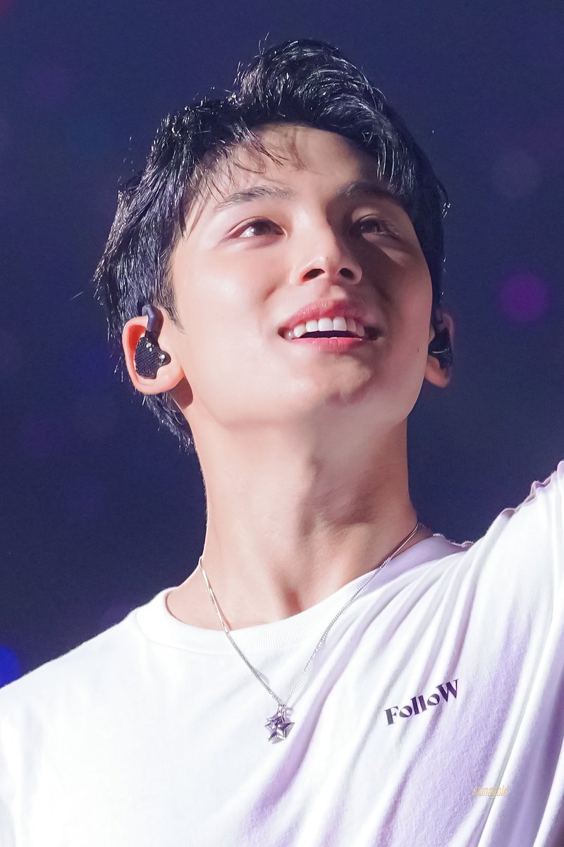 눈이 너무 반짝반짝해...🥹🥹 예쁘니야🥹🥹