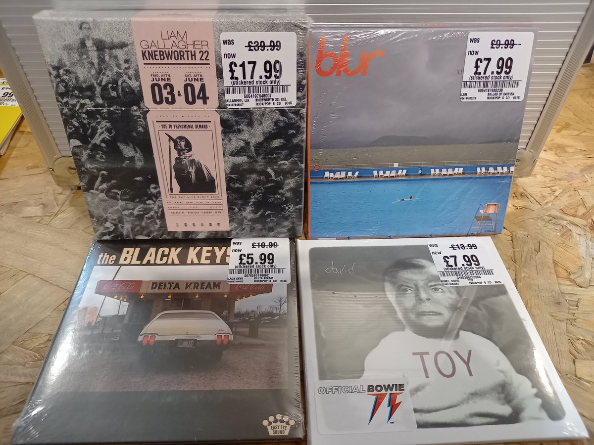 hmvSheffield's tweet photo. A fantastic selection of #blackfriday deals on CD! Pick up a bargin in store today! Once they're gone they're gone! #hmvcrazydeals
#Blur #NeilYoung #DavidBowie
#LiamGallagher #EdSheeran
#Petshopboys #Madonna #TheBlackKeys #Coldplay #Prince
#fleetwoodmac plus loads more!
💿🎵 https://t.co/sz0rMJDjvR