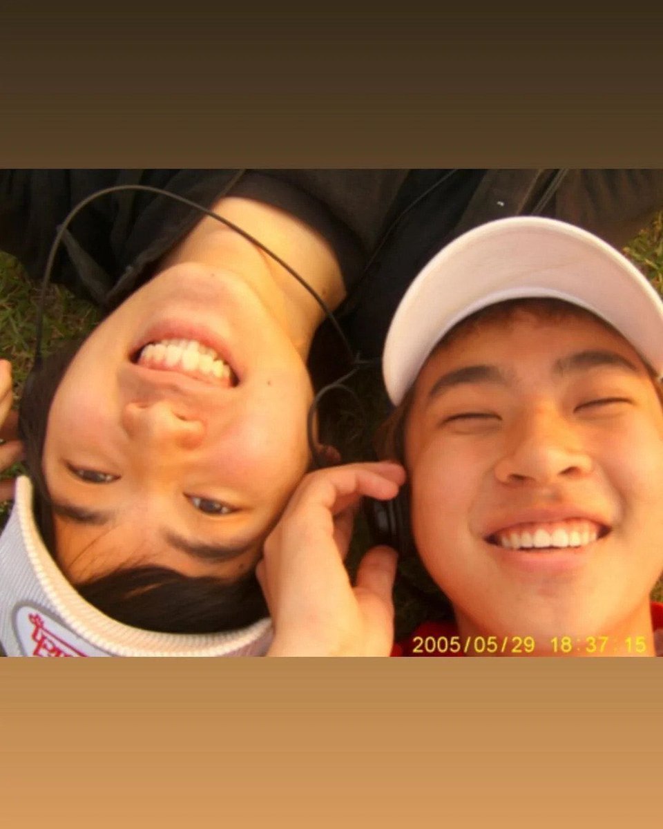 pubi_jpg's tweet photo. 딱 한 번만 !! 받을 수 있는 신인상을 
박정민이 조현철에게 전달해준게 .. ㅠ ㅠ https://t.co/APh0FPwrDQ