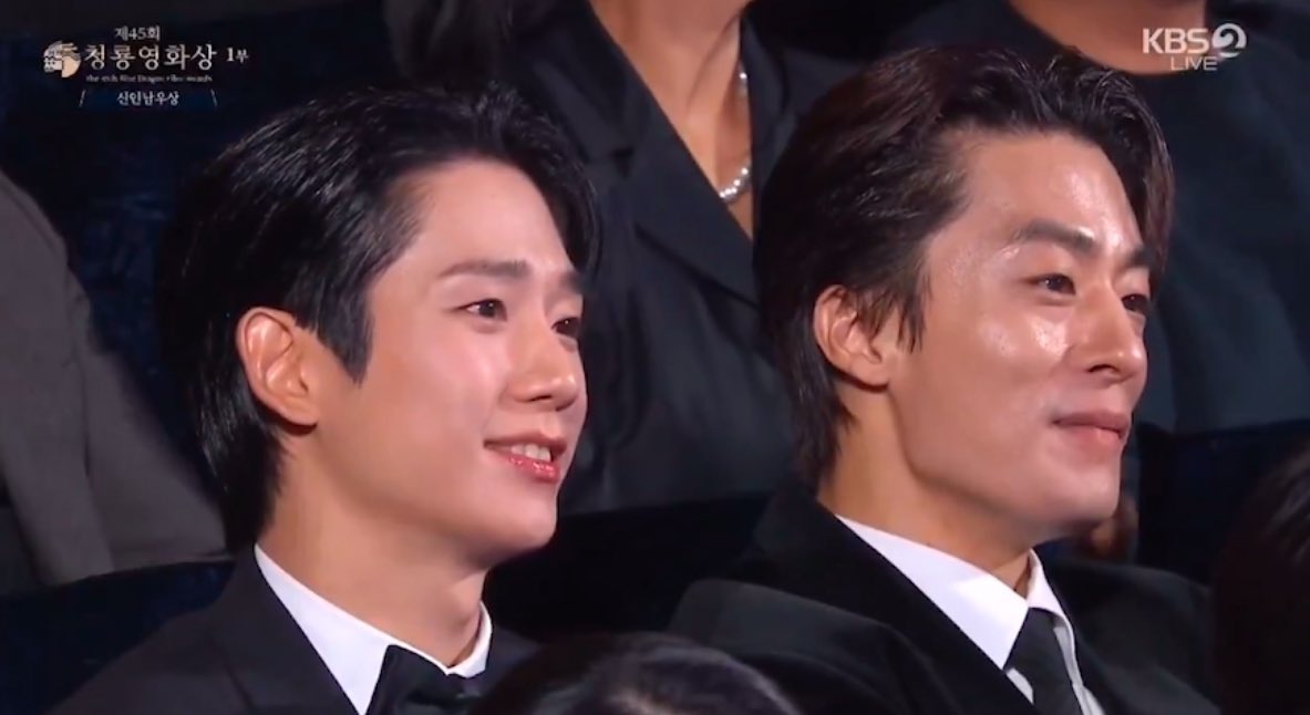 진짜 개구라치지마라 개구라치지말라고햇다
2022                                     2024