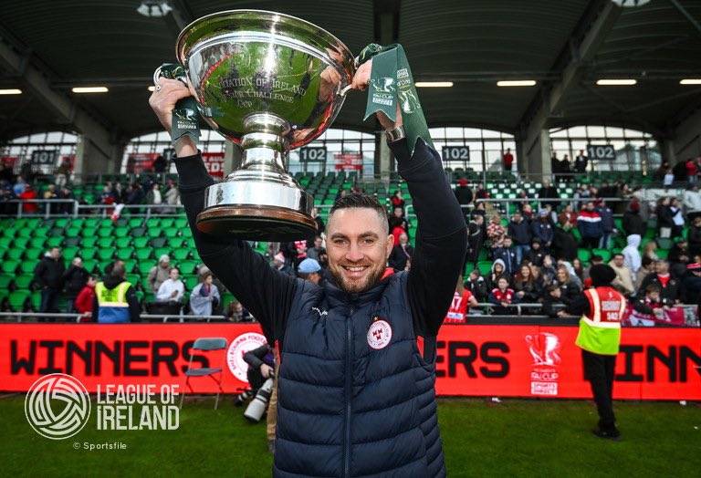 Huge congrats to <a href="/pearl_slattery/">Pearl Slattery</a> , <a href="/NoelleM11/">Noelle Murray</a> and <a href="/EWearen/">Eoin Wearen</a> for their <a href="/sseairtricity/">SSE Airtricity</a> / <a href="/SoccerWritersIr/">Soccer Writers Ireland</a> Personality of the Year nominations following a fantastic year for the Reds 👏👏

#DublinsFinest | #Since1895