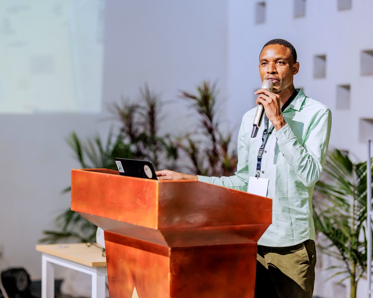osm_Rwanda's tweet image. Geofrey Kateregga Community project lead from the @hotosm Team elaborated on their impactful projects. He addressed the challenges mappers face and proposed solutions to overcome them for more effective humanitarian efforts.
#HumanitarianMapping #OpenStreetMap #SOTMRW2024
