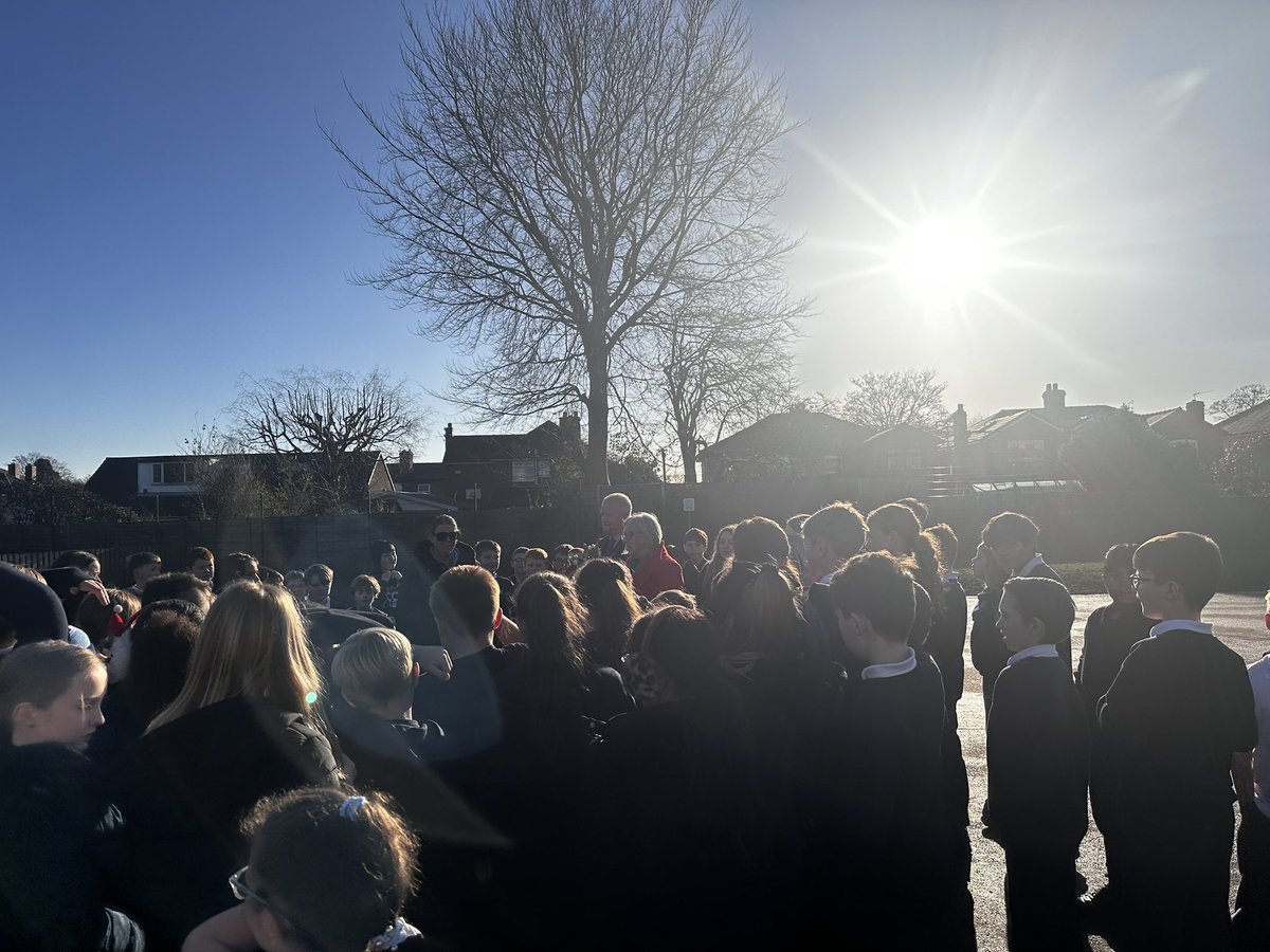 So wonderful to be able to thank Tracey Beard, a lunchtime assistant for caring for our children at Wesley Methodist School for 25 years. What a privilege to have staff with such long service and dedication #doallyoucan #longservice