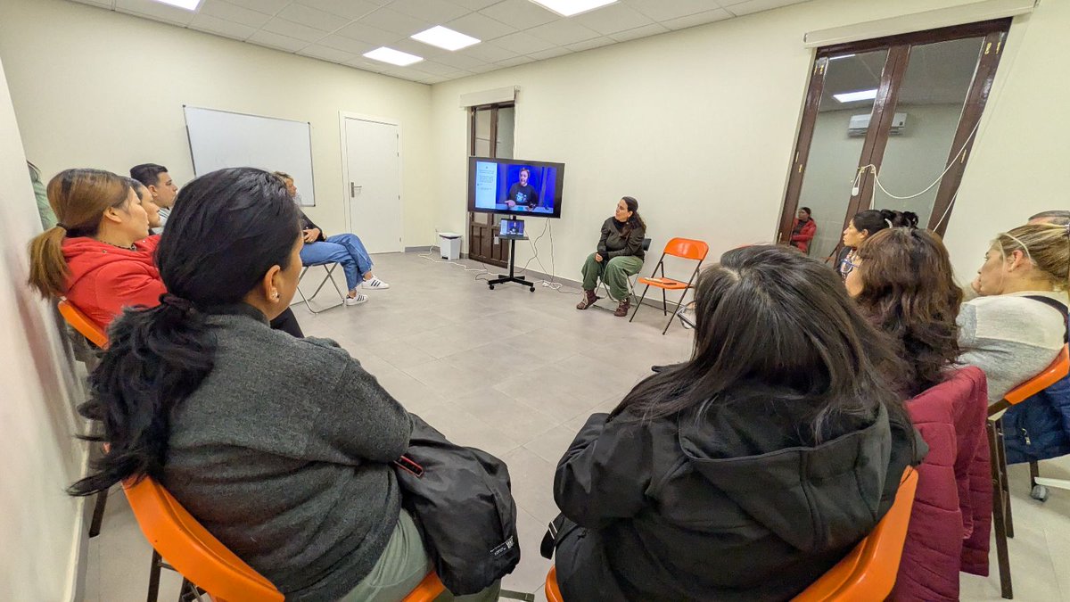 Este mes hemos empezado a impartir formaciones de ciberseguridad a familias sobre las relaciones digitales, control y seguridad, en los centros #ciberseguridad