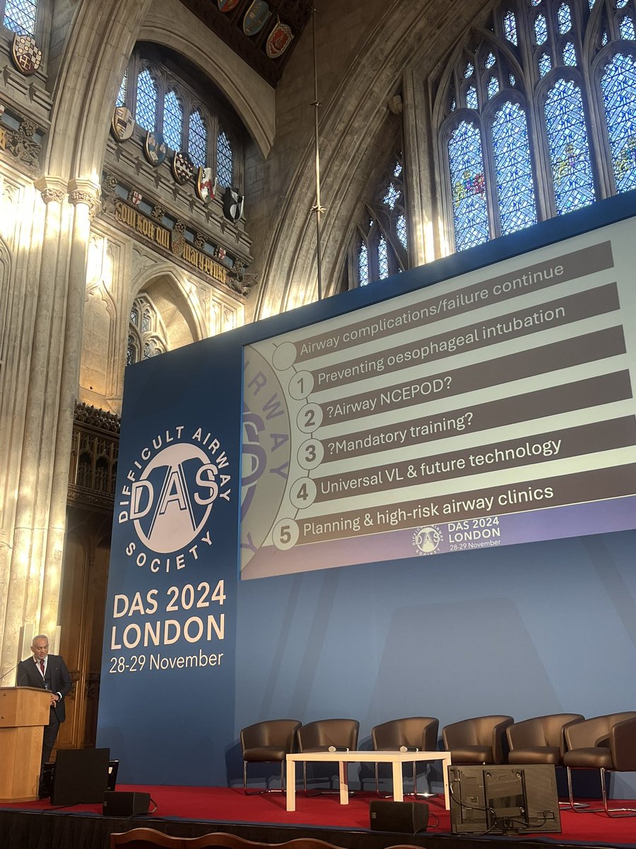 dasresidents's tweet photo. How do we make airway management safer? @dr_imranahmad asks 

Time for confidential enquiries into airway complications? Mandatory training? Universal VL? AI guided intubation? 

#DAS2024 @dasairway https://t.co/2CfEhoqHEL