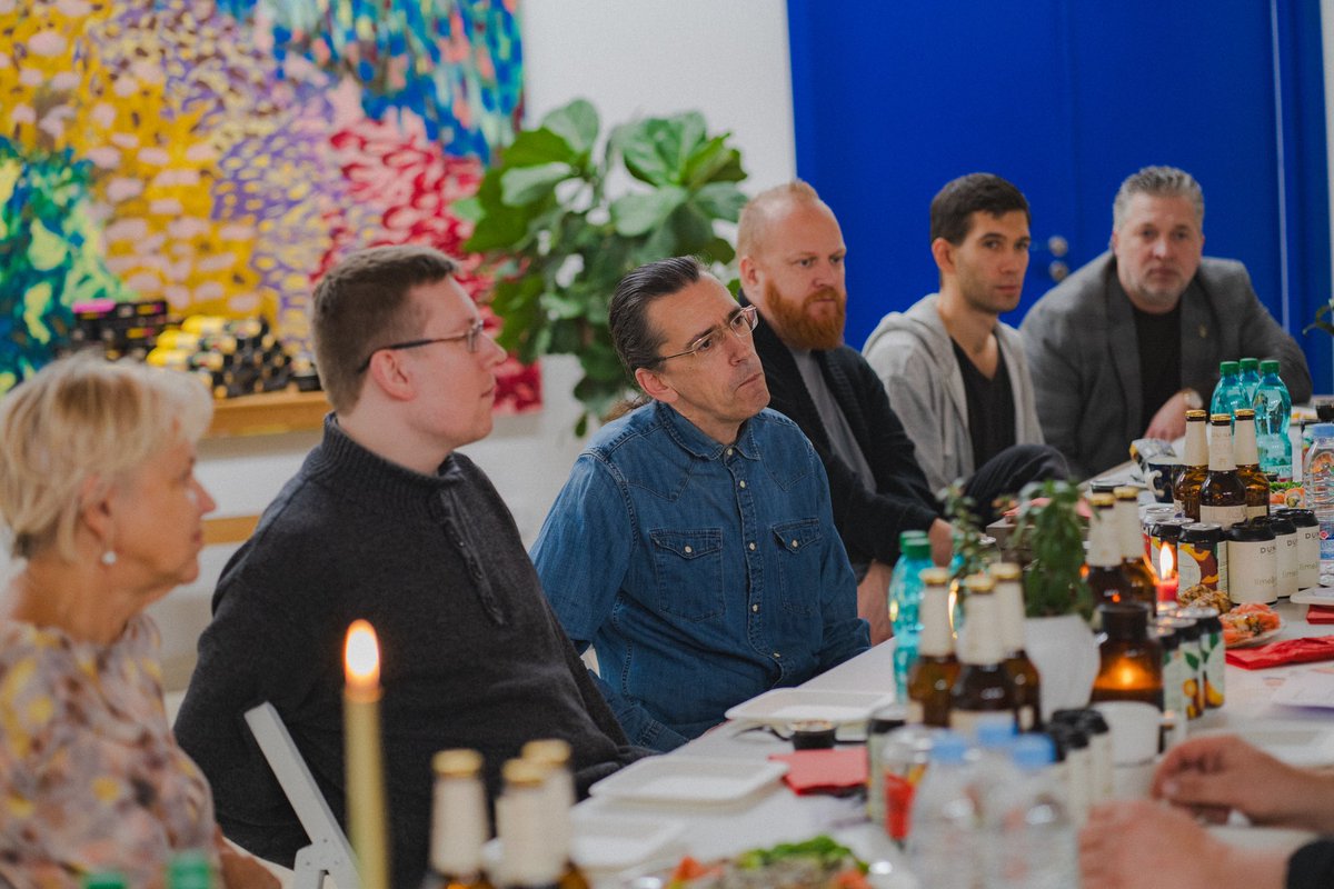 Zelta Mikrofons tweet media