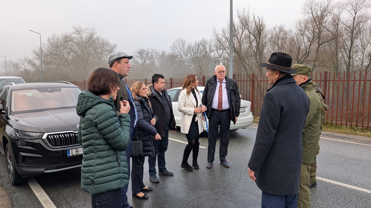 EA_CoR's tweet photo. This week a delegation of EA Members visited Terespol, Poland 🇵🇱 invited by Mr Iwaniuk

They explored the eastern #EUBorder and discussed the Eastern partnership seen from Poland's eastern border perspective. https://t.co/ymN1NgCQxb