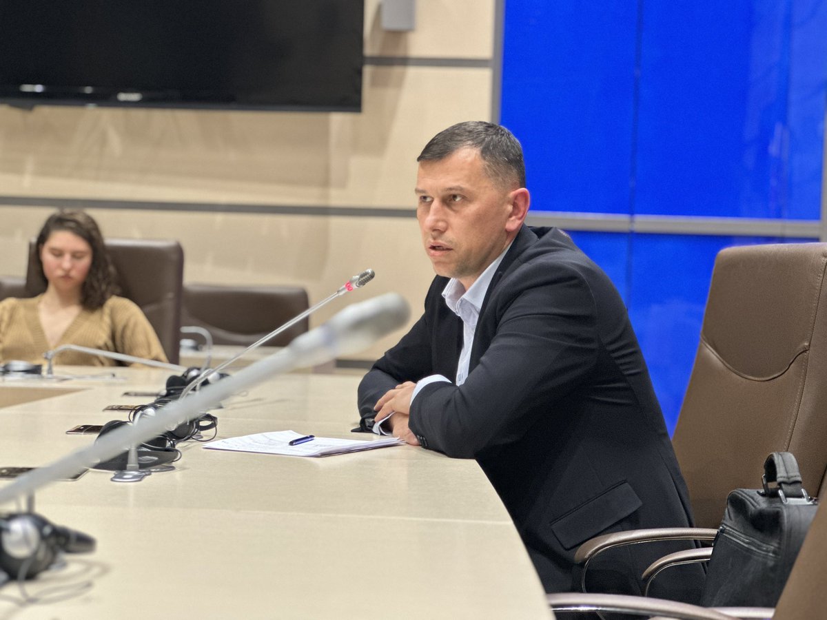 A dynamic meeting in the Moldovan Parliament brought together youth leaders from civil society and organizations to engage with policymakers. 

The discussion focused on #Moldova's democratic future, its pro-European path, and insights from youth activities in Poland, inspiring