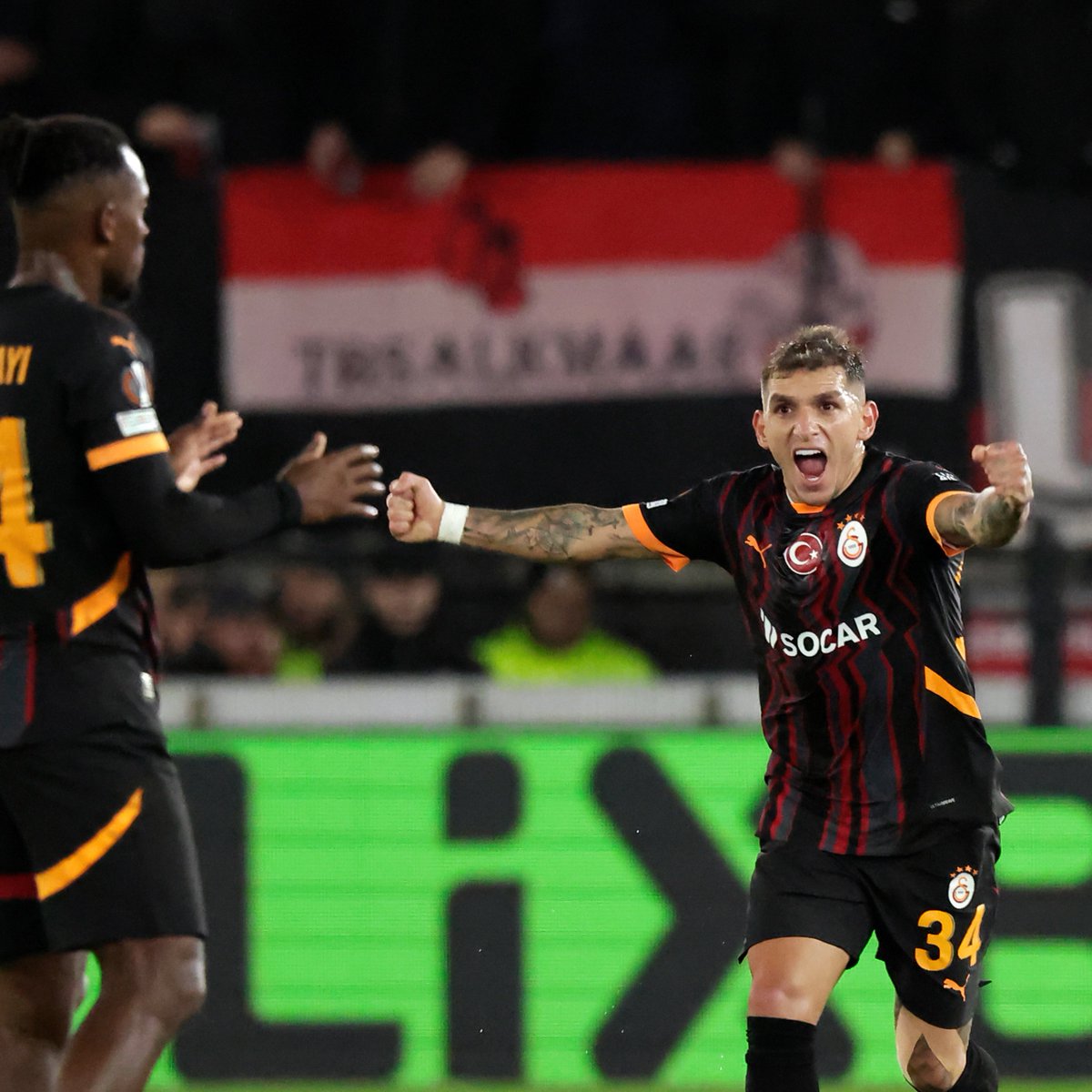 Lucas Torreira played his 100th game for Galatasaray on Thursday in their Europa League match vs. AZ (1-1).

Since arriving in the Turkish capital, the tenacious midfielder has established himself as a key player in a record-breaking Gala team.

Torreira has won the Süper Lig in