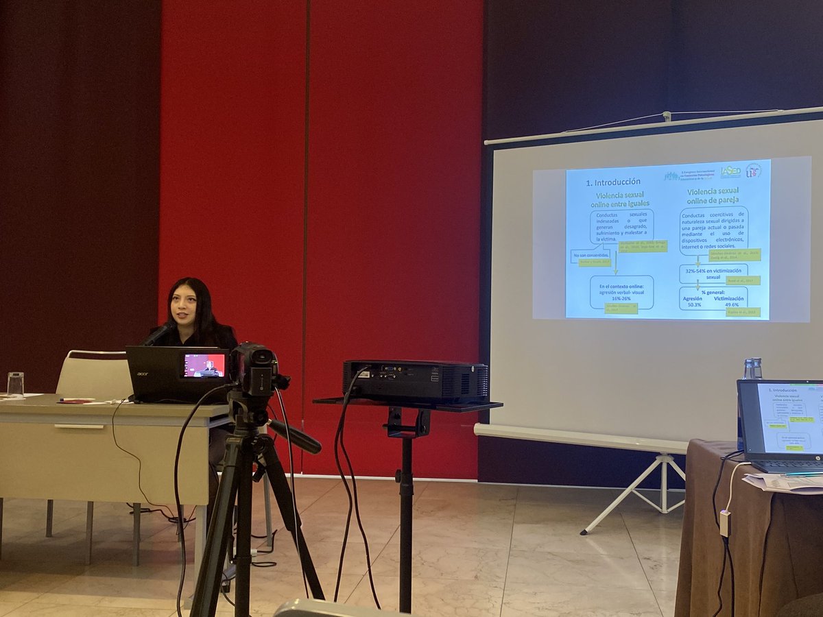 Luisa ha revelado claves sobre los factores comunes y diferenciales de la violencia online entre iguales y en la pareja en adolescentes 📲💏

¡Un tema crucial para comprender y prevenir! 

<a href="/congresocice/">CICE 2026</a> <a href="/unisevilla/">Universidad de Sevilla</a> #CICE2024