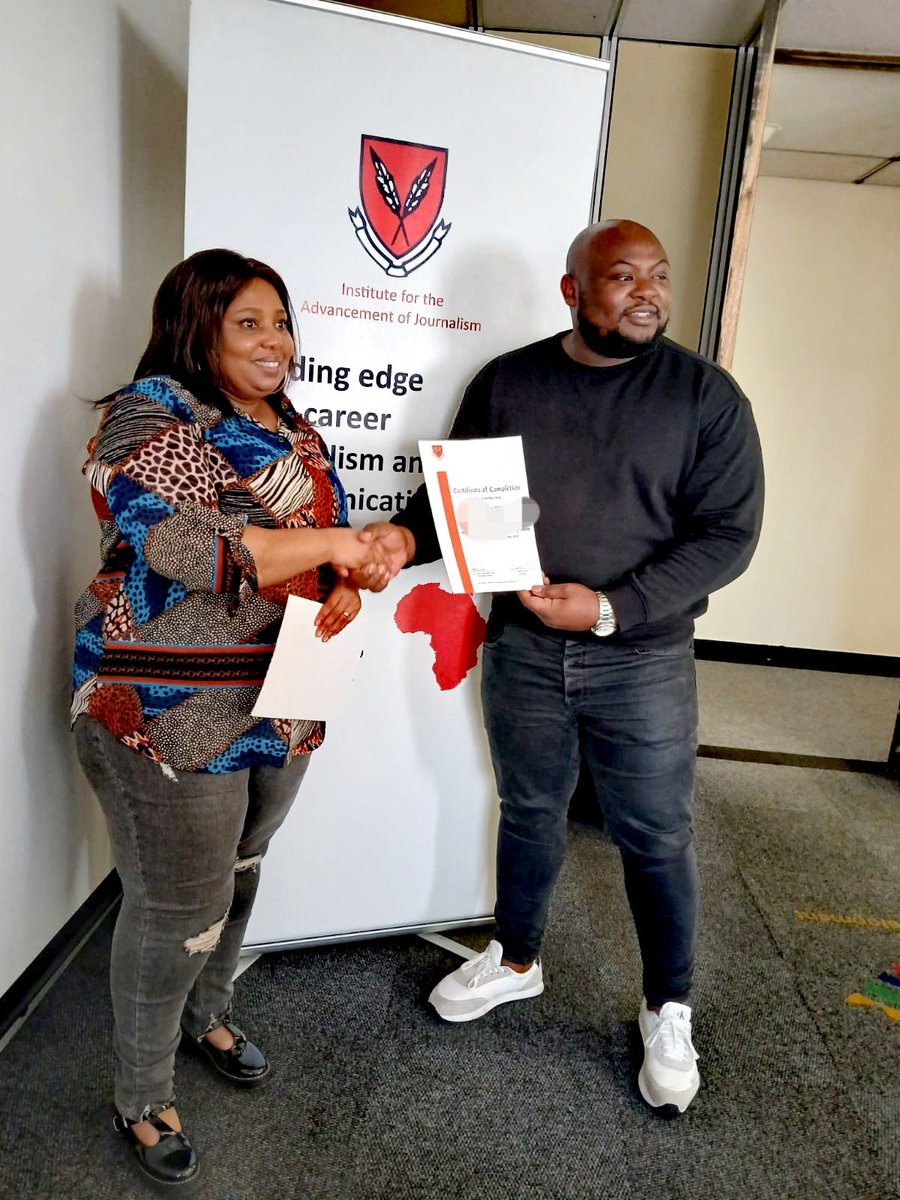 KamuhleMedia's tweet photo. Newsroom Leadership and Management Course 
IAJ hosted a course on newsroom management (18-20 Nov), led by Tabelo Tsolo. Journalists gained skills in AI, ethics, and leadership to tackle today’s media challenges.
#JournalismTraining #MediaLeadership https://t.co/jCEgEeRc7T