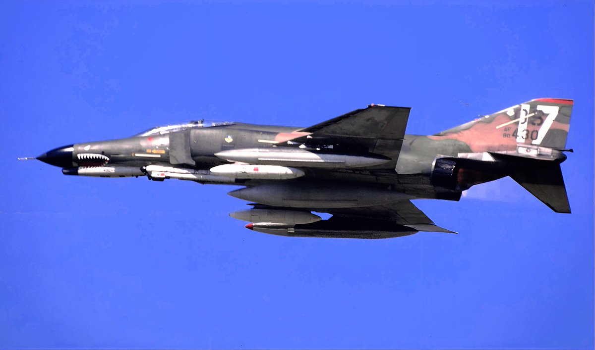 headdancer7's tweet image. #PhantomFriday 横田基地 F-4E
36TFS 51CW OSrd 68-0430-17
1981。