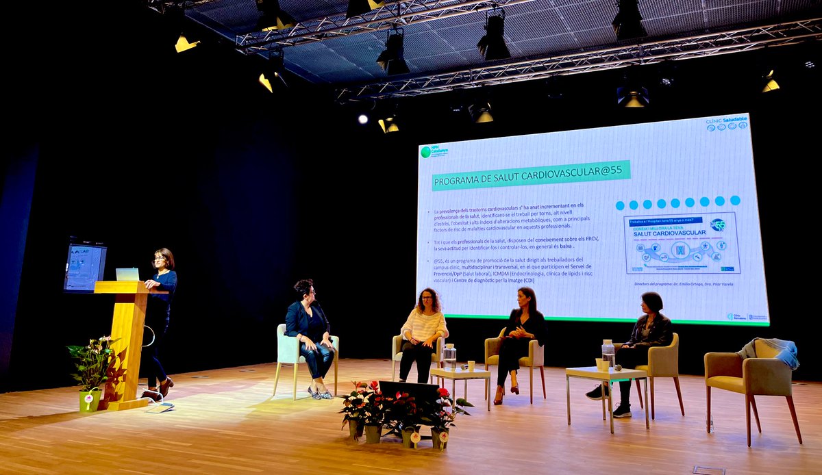 RocioRvilvin's tweet photo. La Dra Domenech @Monica_Domen presentando el Programa de Salud Cardiovascular del Servicio de Prevención del @hospitalclinic https://t.co/tyw15sXmWd
