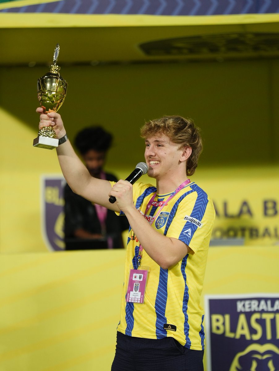 fiago7's tweet photo. Fiago Cup? Delivered to the rightful winners 🏆

We picked a random Kerala Blasters fan in the stadium to receive the trophy 💛 https://t.co/F0slgeNnli
