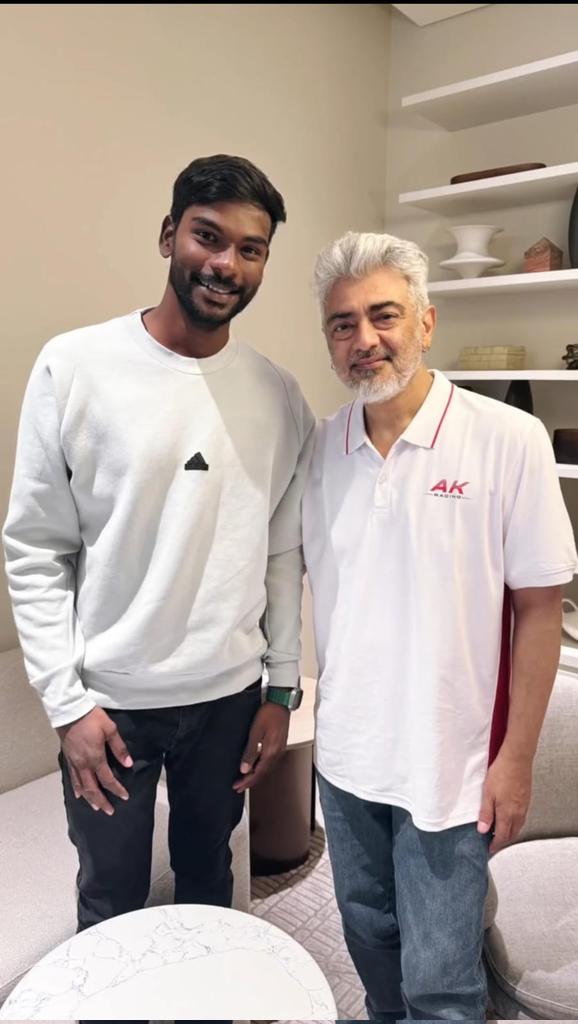 SarathRock20's tweet photo. Latest Pic Of #AK 😍❣️💥

#Thalaaaa.....😍😍👌

#VidaaMuyarchi #GoodBadUgly https://t.co/8KlnVICE85
