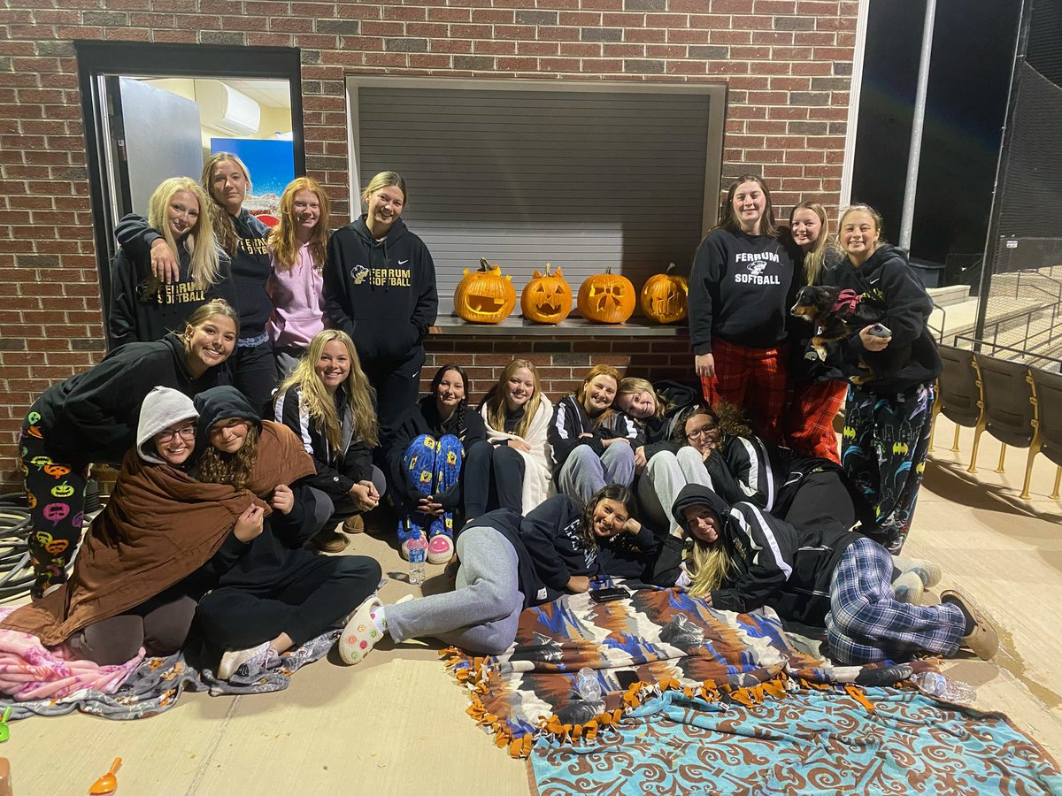 BLACK AND GOLD FRIDAY!!! PLEASE CONSIDER GIVING TO FERRUM SOFTBALL FALL FUNDRAISER! 

app.launchfundraising.com/FundraiserHome…
