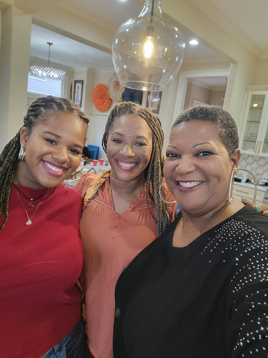 I pray everyone had a special day with family! Happy Thanksgiving and a peaceful holiday season. I am proof that you don’t have to boycott family although you have varying political ideologies. Celebrate life and God… let Him take care of the rest.🙏🏾🍁