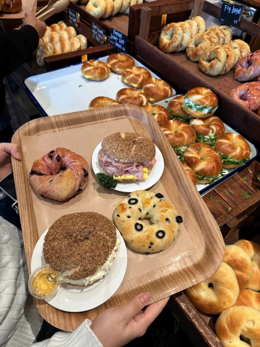 NameKenna1393's tweet photo. Sharing bagels with friends and saving the best for mom. 🥯💝 https://t.co/VQbhqLr8H4