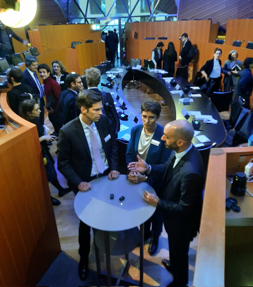 DelorsBerlin's tweet image. With a real Weimar triangle between @benjaminhaddad, @AnnaLuehrmann and @a_maatsch and a short interview by @LindnerJS, the final discussion comes to an end and the #PariserPlatzDialogue closes over lunch. Join us at 3.30pm for the recap: delorscentre.eu/en/events-at-t… #PPD2024 #EU2029