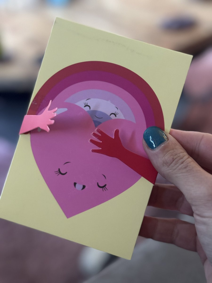 maickel1979's tweet image. Emo hier 🥺
Net via de post een persoonlijke kaart gehad 
van lieve Eefje 💔

Dit had ik even niet 
zien aankomen… pffff 
Thanx lieve @lunaenmaus 
Miss you 

#Eef #eefje #euthanasie 
#sad #verdriet #lost