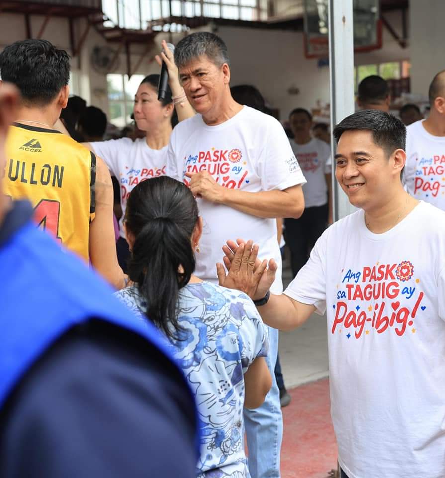 IloveTaguig1's tweet photo. Sa Brgy. Ligidโ
at Ibayoโ
tumuloy ang Team #PamaskongHandog ngayong unang araw ng distribution! ๐
Abangan nyo po kami sa mga susunod na araw sa inyong lugar! โญ
#iLoveTaguig
#TeamTLC https://t.co/JALrqIMZTw