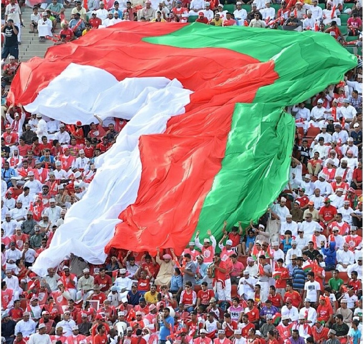 🚨🚨🚨🚨🚨🚨🚨🚨🚨

تصنيف الكرة العمانية الجديد:

تنصيف الدوري العماني — 18 آسيويًا! 😱
منتخب عمان — 11 آسيويًا

الكرة العمانية من سوء إلى سوء!