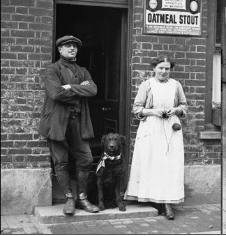 Lewes solicitor’s clerk Henry Bartlett took up photography as a hobby around the 1890s. The collection of his photographs (ACC 8509) shows life in Lewes over 100 years ago. A surprising number of people chose to be photographed with their pets.  #EYAAnimals