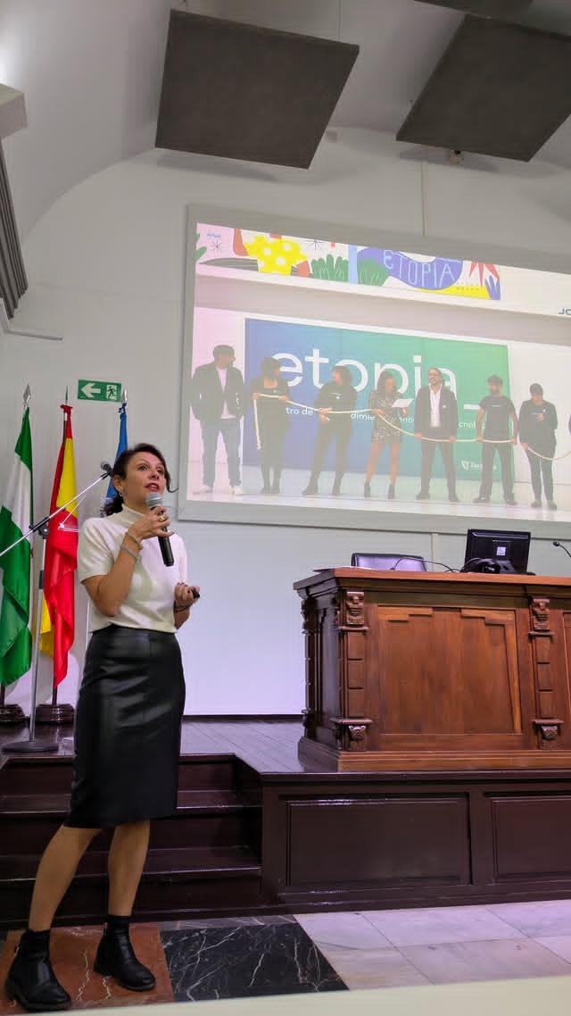 sara cazzoli tweet media