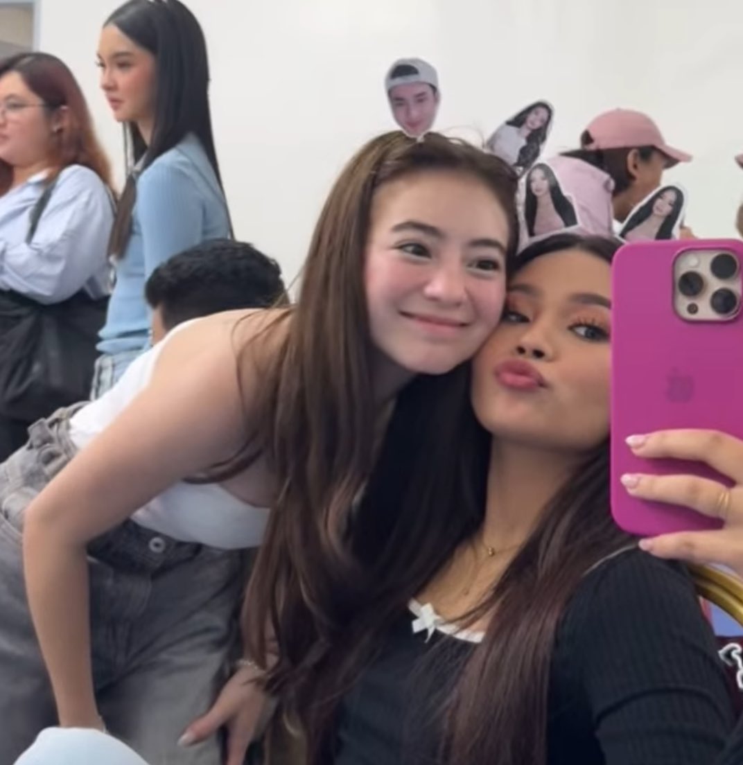 softlydiona's tweet photo. fyangie wearing the jmfyang headband. saur cuteee

KASADYA SA JMFYANG
KASADYA SA JMFYANG https://t.co/NN3UHesApD