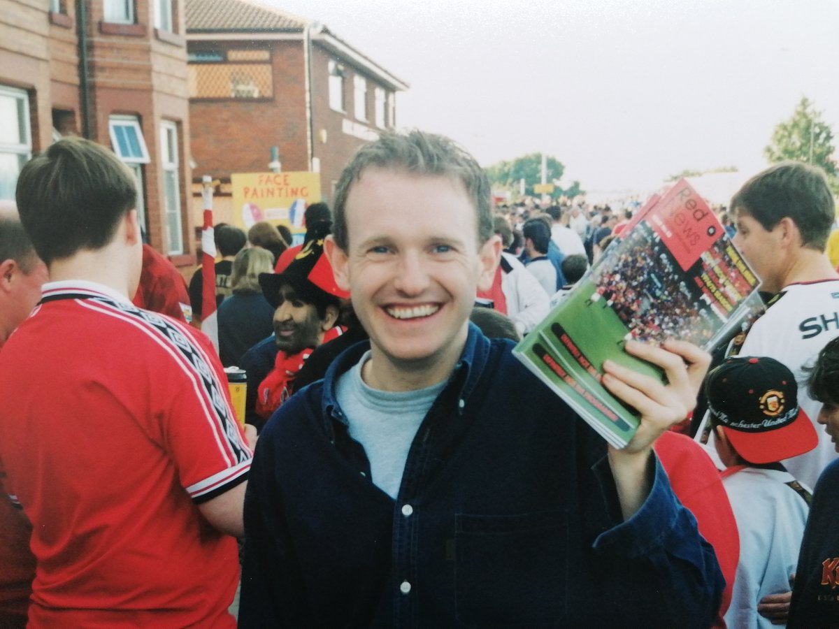 barneyrednews's tweet photo. Selling RedNews, August 1998. Haven't aged a bit...

Seriously, where does time go. Young Reds, it goes bloody quick so enjoy it!

Taken by the late, great Roger Brierley (sent in by his son Oliver) https://t.co/9FQiaSzL6v