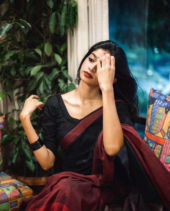 🌌 Good night friends 🌌            ¹¹³⁰

एक बार ही बहकती है निगाहे किसी को देखकर
ये इश्क है साहब, सौ बार नही होता............!!