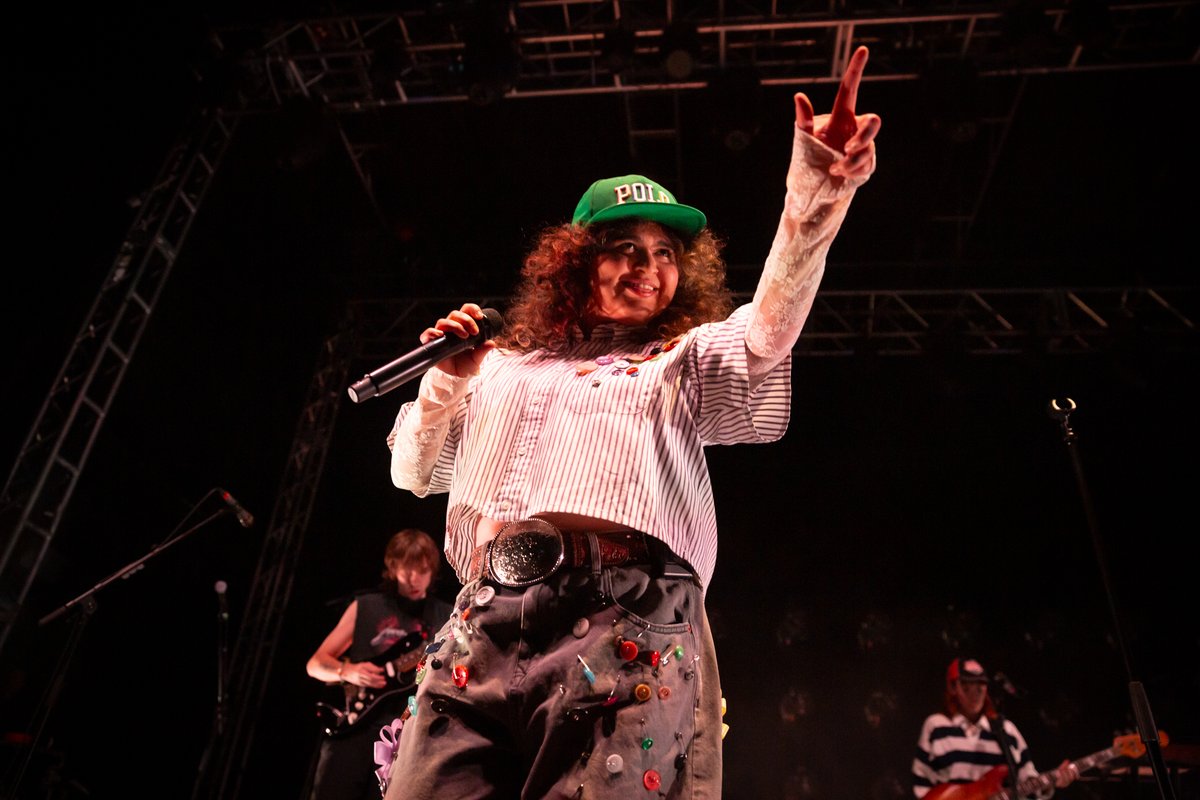 andrewbenge's tweet image. Lasst night @remiwolf at @O2AcademyLeeds #remiwolf #leeds #o2academy #gig #livemusic #photography #YorkshirePudding #Cherriesandcream #cinderella #pitiful