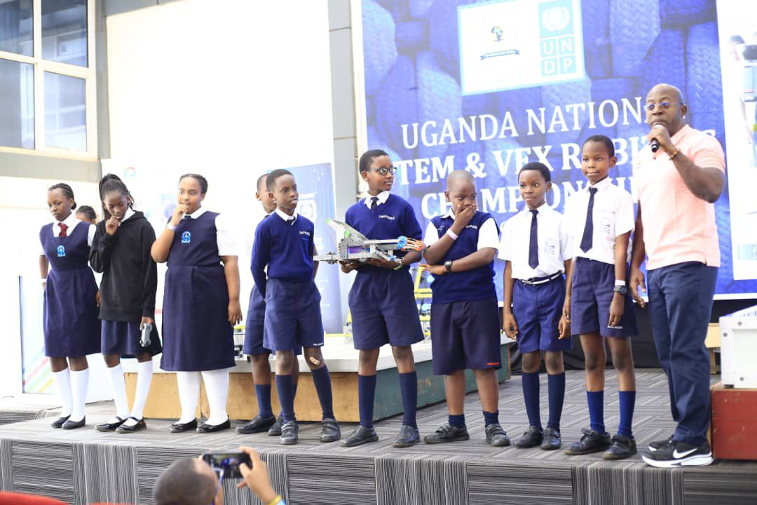 Mramooti0's tweet image. Gilbert: We are seeing more male teachers joining STEM education which was originally for female teachers and this is a problem. Lastly, most schools in rural areas have no access to electricity and this is a challenge to STEM education. #STEMEducation #VexRobotics