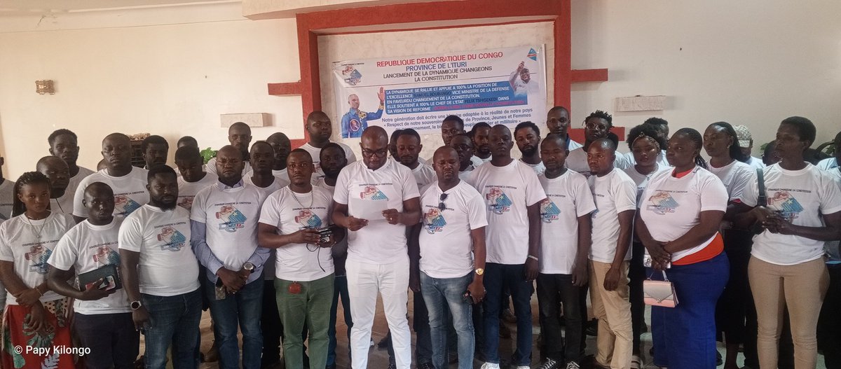 #Ituri : le Dynamique changeons la constitution voit jour à Bunia, dans la province de l'Ituri. Il s'agit des jeunes de différentes structures juvéniles réunies autour de <a href="/SamyAdubango/">Samuel Adubango Awotho</a>, vice-ministre à la défense nationale. Ces jeunes disent Oui au changement de la constitution.