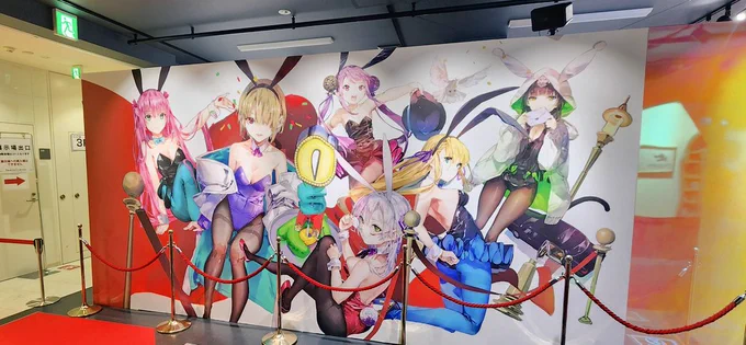 ヘブバン展行ってきたー!ムービーの絵コンテと完成品の比較動画あって感動したー! ヘブバンて世界観とデザインのディティールが細かいから話題が尽きない。友達と解釈や推しポイント語り合ってたらいつの間にか1時間経ってしまってた。 ほんと噛めば噛むほど味が出る作品ですね。楽しかった!