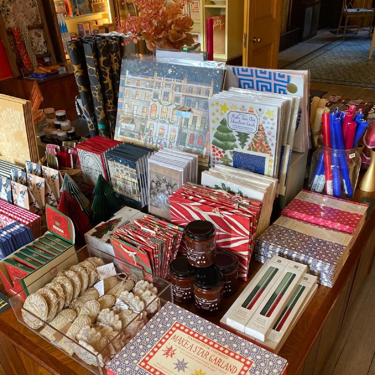 Glad tidings – today is #MuseumShopSunday! 🎁 In the Museum or online, there’s 10% off everything in the Soane Shop, including beautiful Christmas gifts inspired by the collection.

Every purchase supports the conservation of the Museum. Have a browse: shop.soane.org 🎄