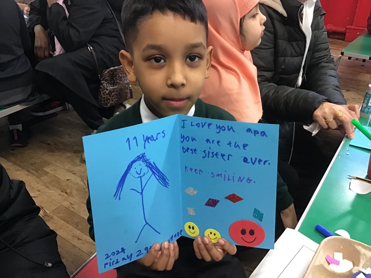 HolyCrossPri's tweet image. Writing letters, writing cards, writing facts, writing orders, writing stories, writing words, writing receipts, writing price tags…so much writing  through play today!  A  huge  thank you  to  all  who  came  to  family  learning  club  today!  @FLTGlasgow #ReadWriteCount