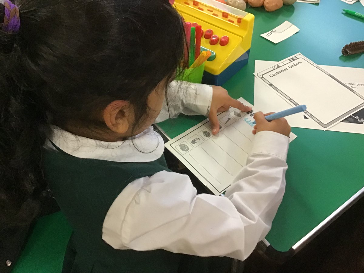 HolyCrossPri's tweet image. Writing letters, writing cards, writing facts, writing orders, writing stories, writing words, writing receipts, writing price tags…so much writing  through play today!  A  huge  thank you  to  all  who  came  to  family  learning  club  today!  @FLTGlasgow #ReadWriteCount