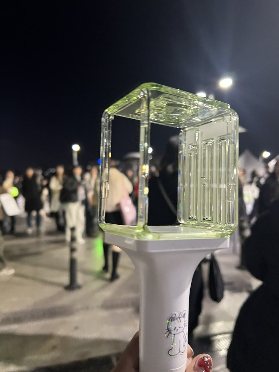 คอนหนุกมาก จบคอนแท่งไฟเหลือแค่นี้